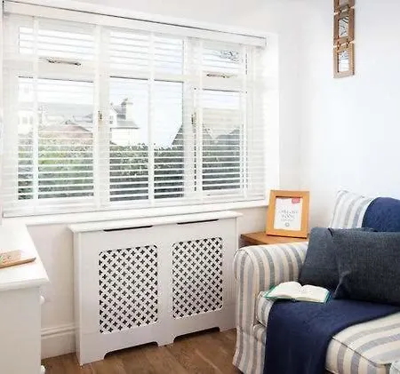 Casa vacanze Approach House - 30 Steps From - Luxury House - Kids Slide And Chill-out - Amazing Location - Garden