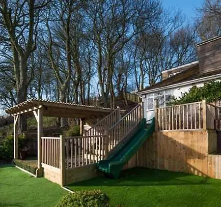 Casa de Férias Approach House - 30 Steps From - Luxury House - Kids Slide And Chill-out - Amazing Location - Garden