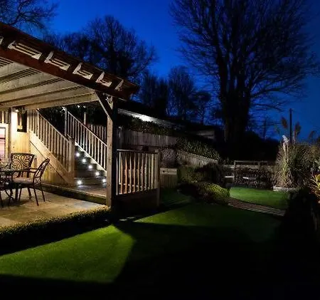 Approach House - 30 Steps From - Luxury House - Kids Slide And Chill-out - Amazing Location - Garden 度假居 *