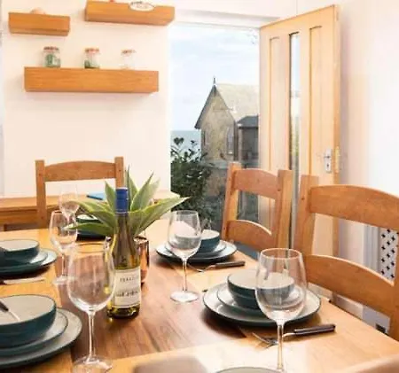 別荘 Approach House - 30 Steps From - Luxury House - Kids Slide And Chill-out - Amazing Location - Garden *